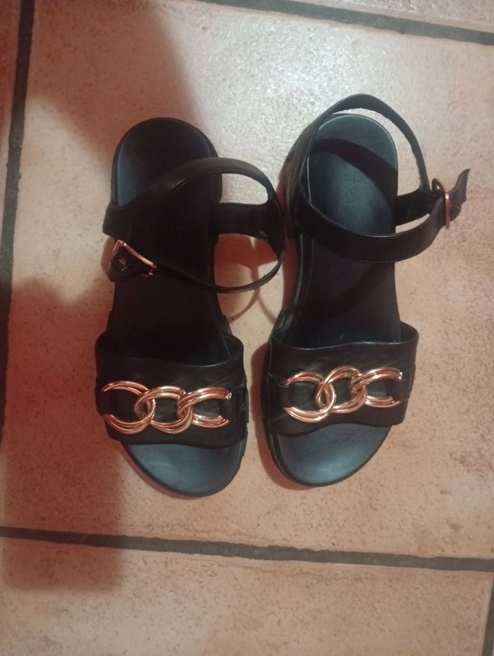 Black and gold sandals – photo 3